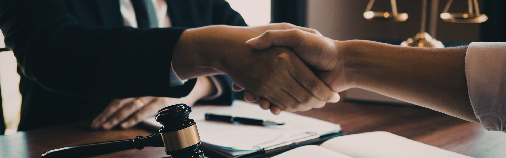 handshake-legal-meeting